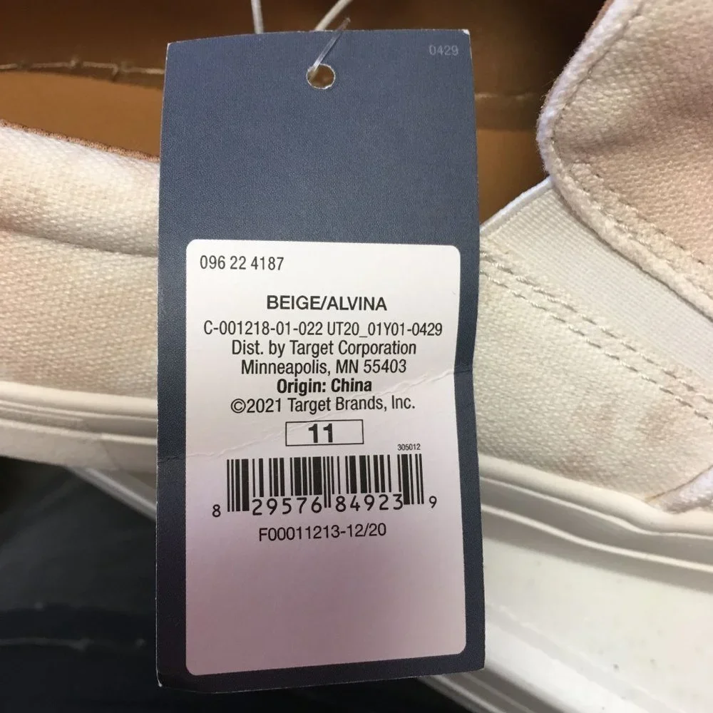 NWB Universal Thread Alvina Women’s Slip On Platform Sneaker Shoes Beige Size 11